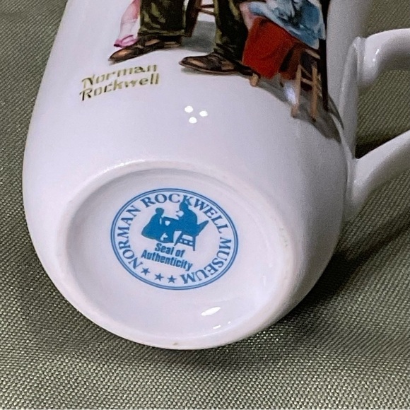 VTG 1982 Norman Rockwell Museum "The Toy Maker" Collectible Coffee Mug Tea‎ Cup - Picture 3 of 8